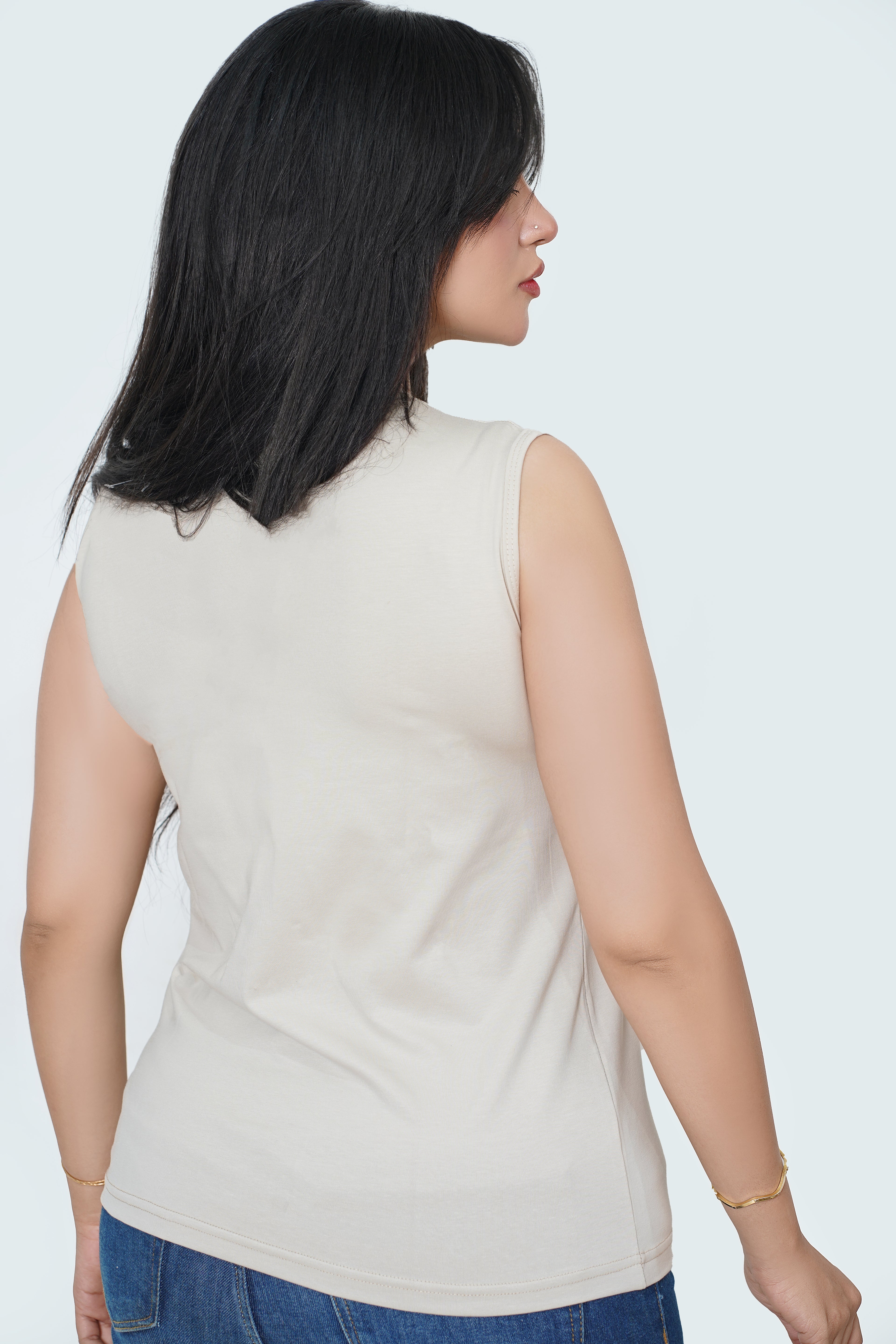 Sleeveless Basic top