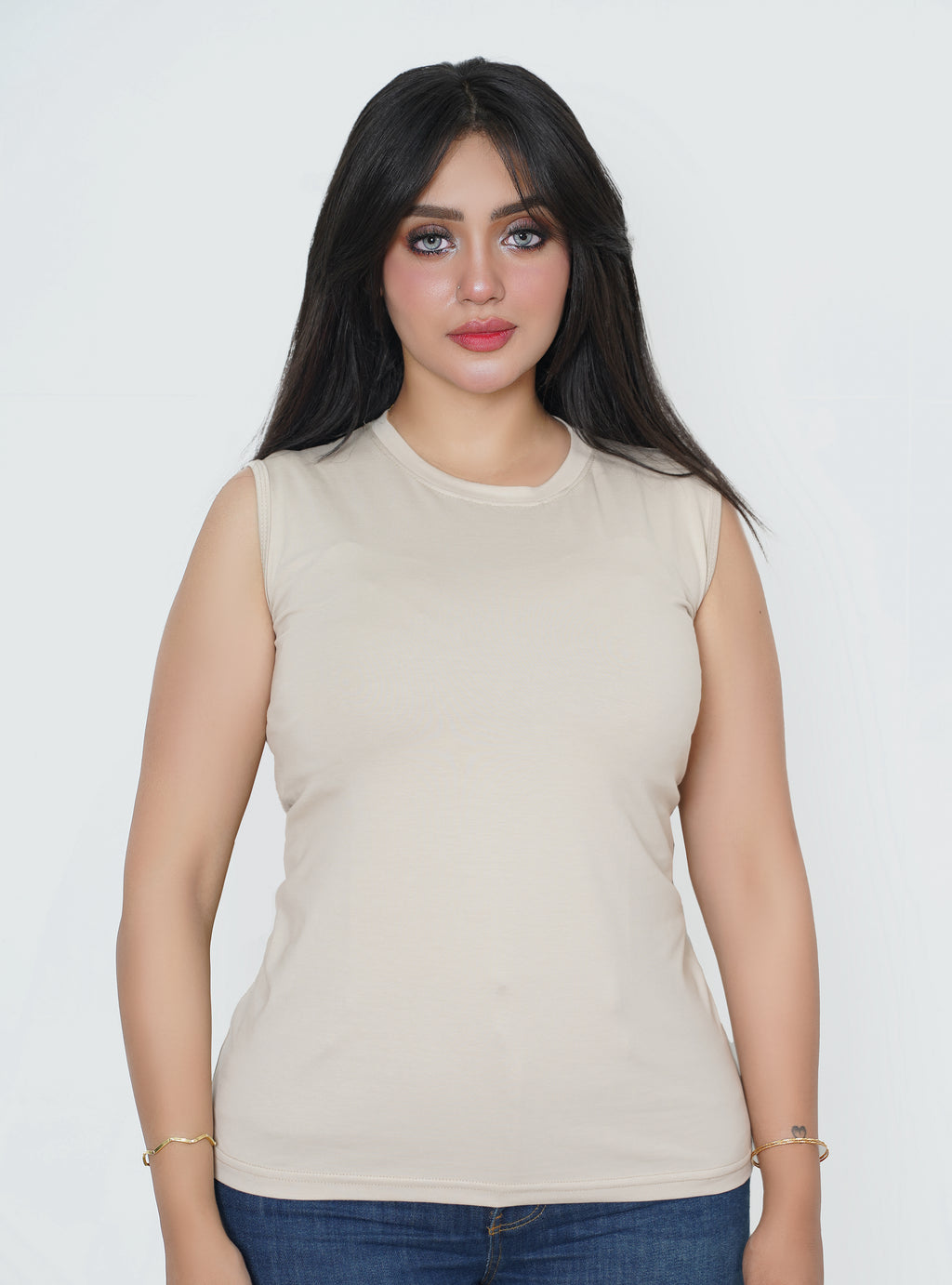 Sleeveless Basic top