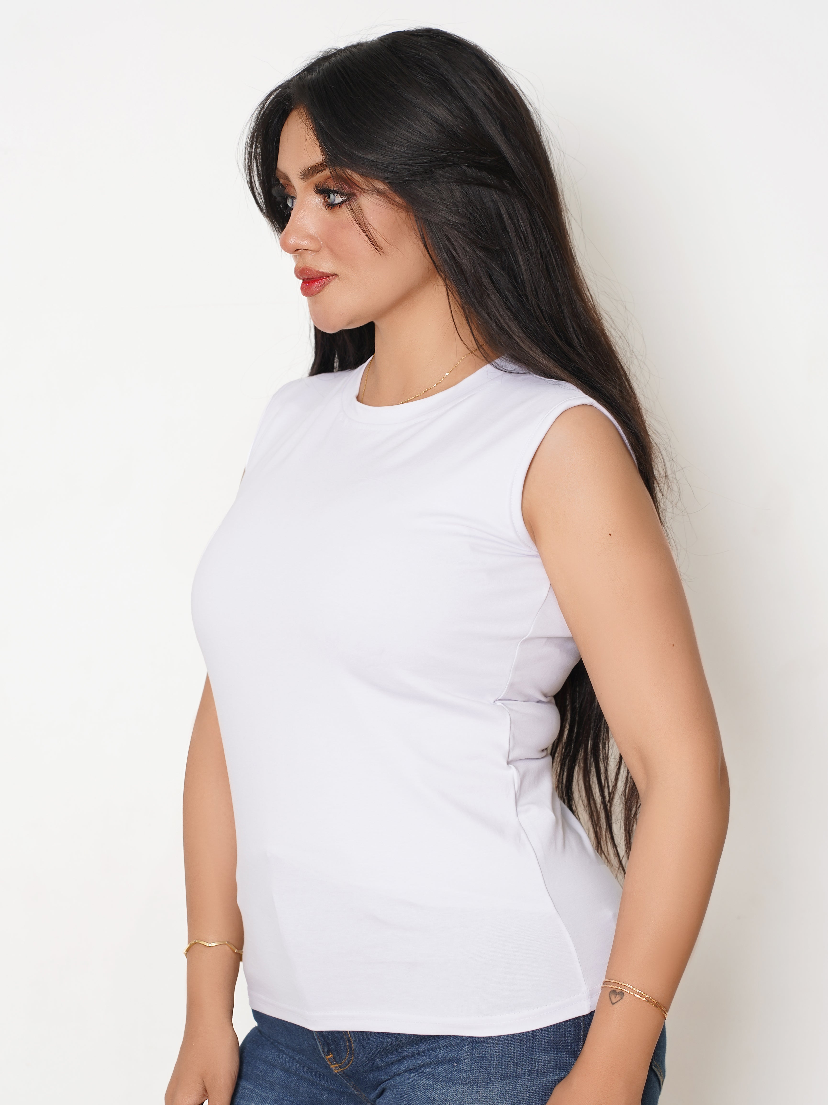 Sleeveless Basic top